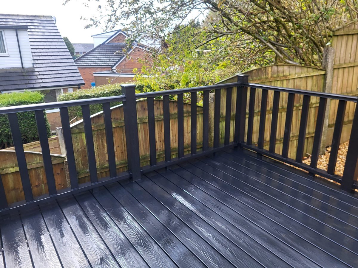 Composite decking installation — photo 4