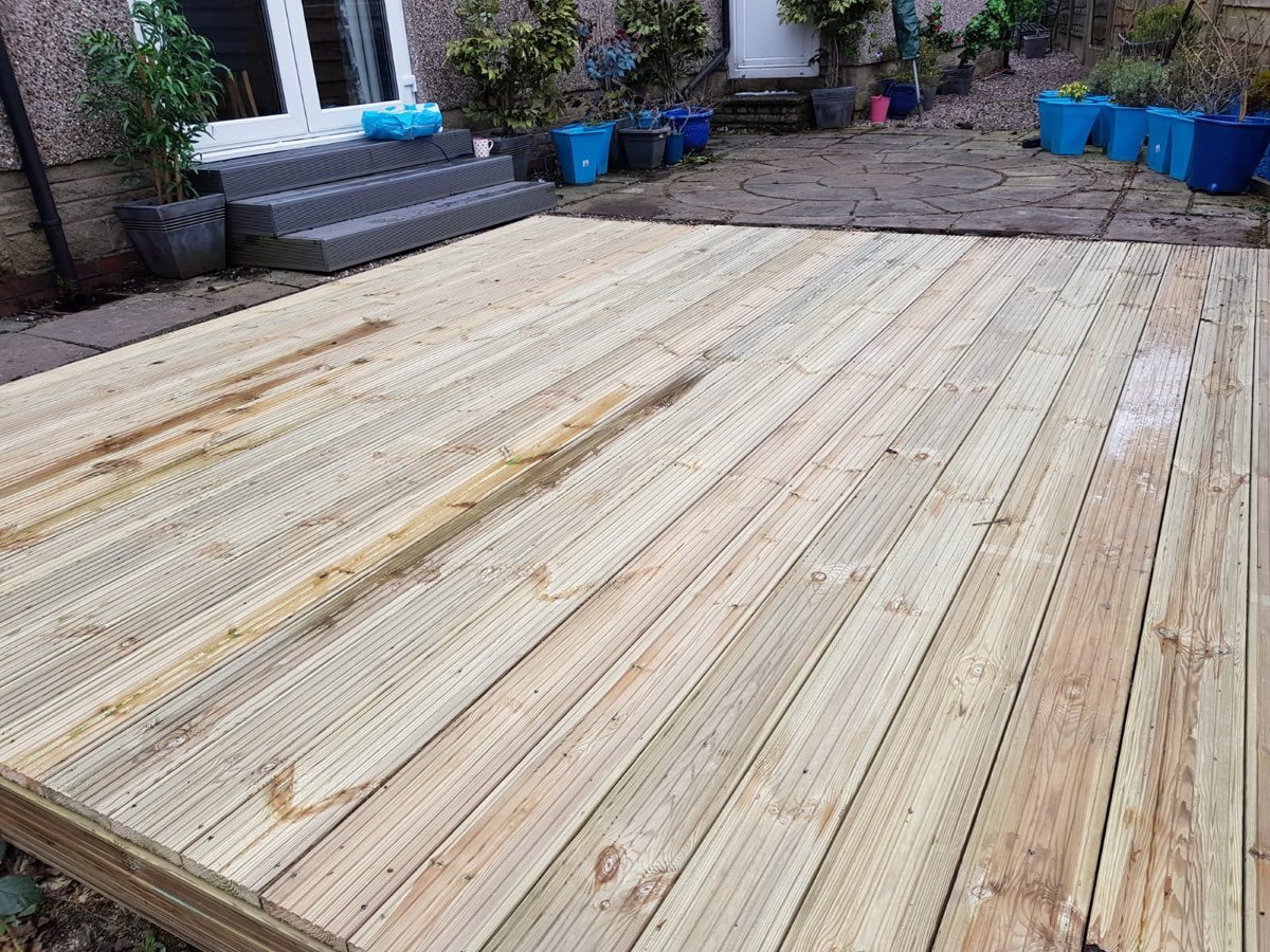 Timber decking installation — photo 2