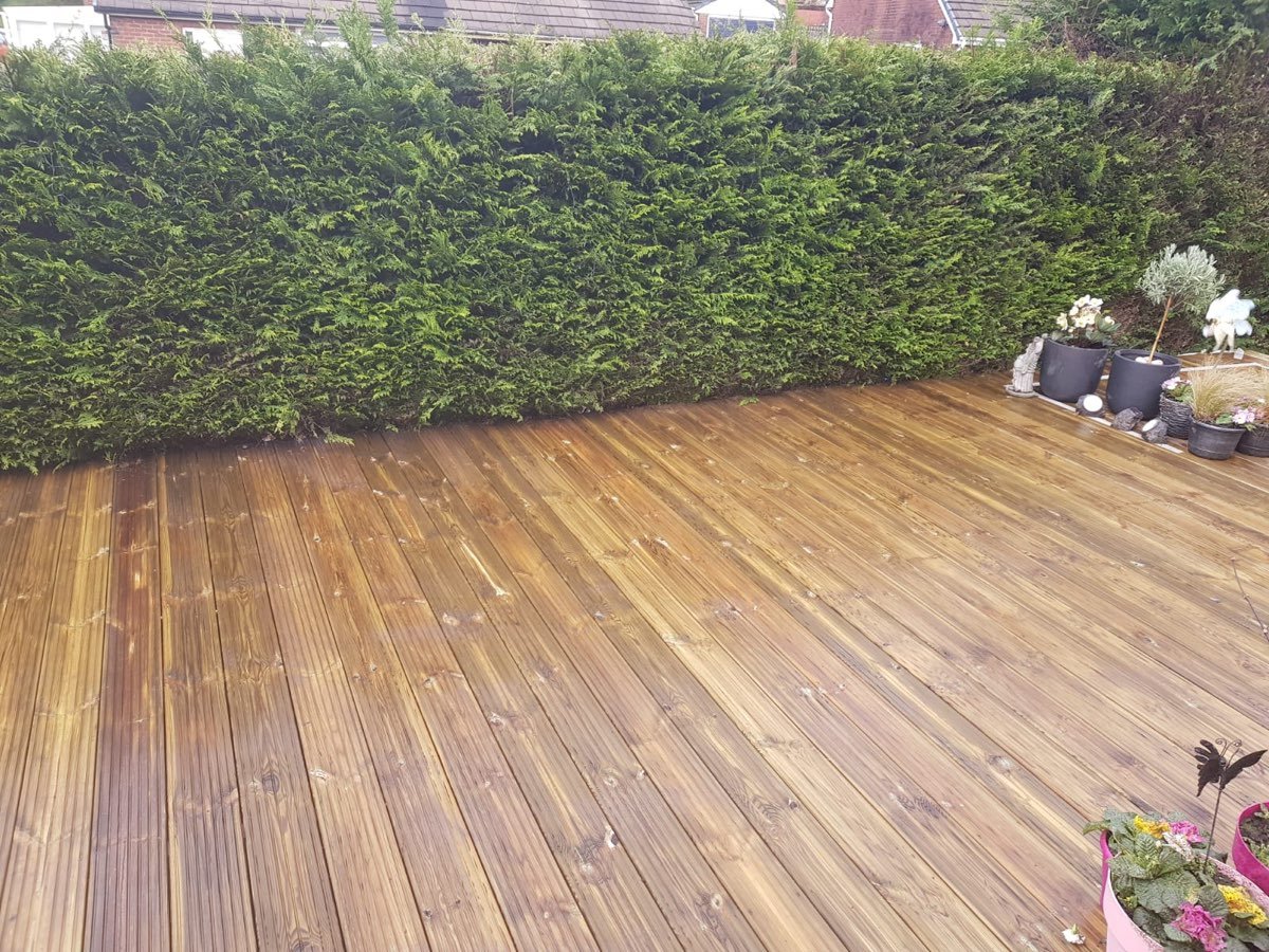 Timber decking installation — photo 4