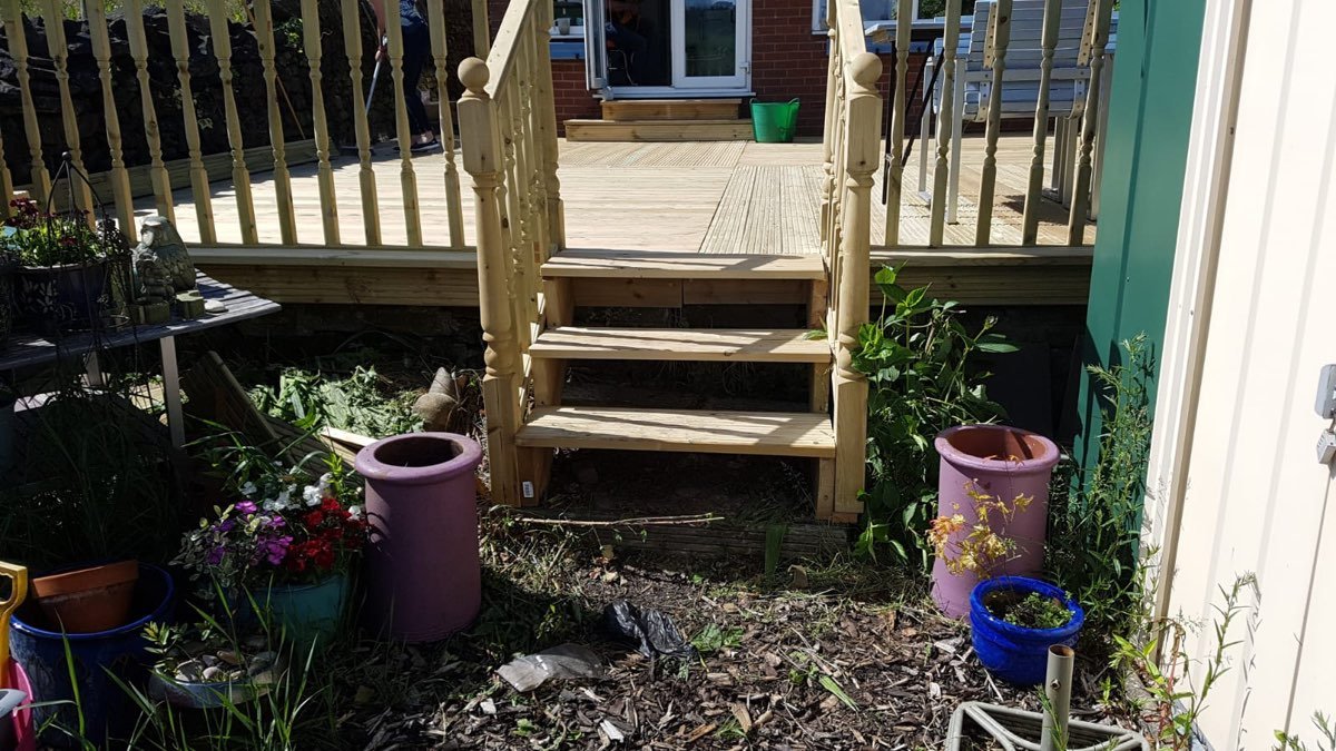 Timber decking installation — photo 6