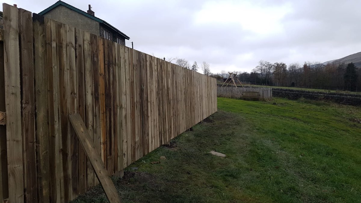 Fencing and gate installation — photo 9
