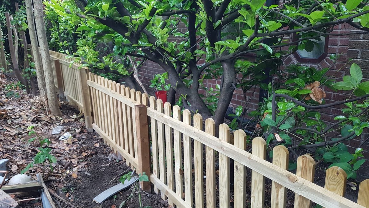 Fencing and gate installation — photo 10