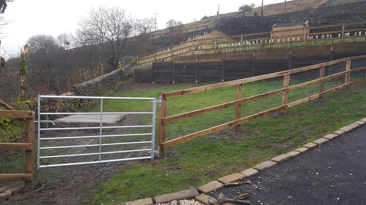 Fencing and gate installation — photo 27