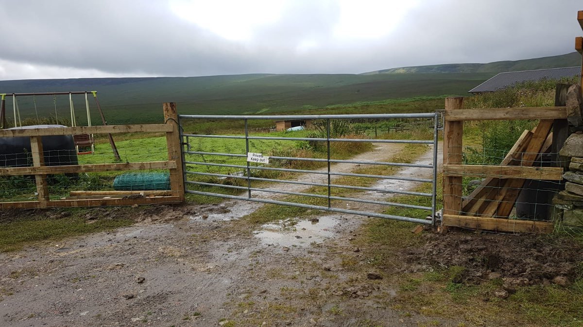Fencing and gate installation — photo 28