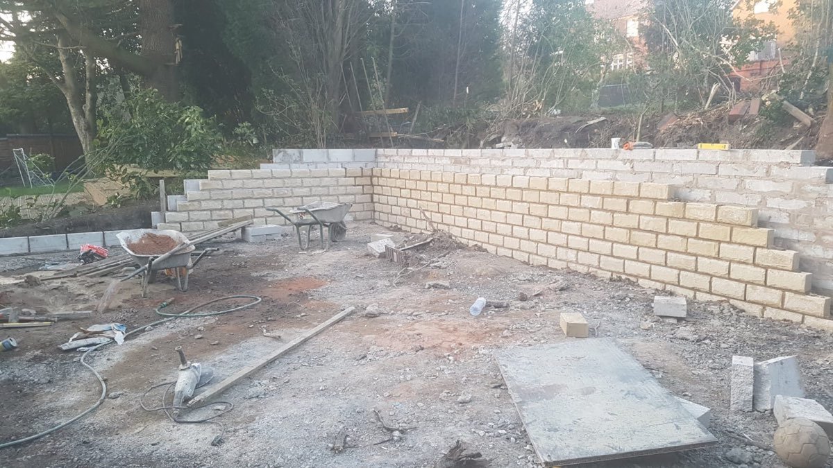 Retaining wall construction — photo 1